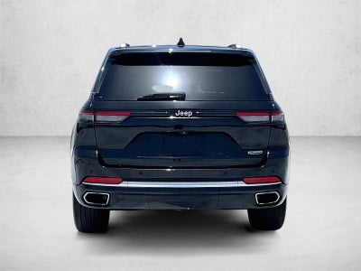 2022 Jeep Grand Cherokee Summit