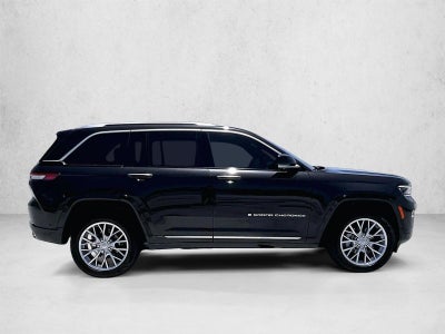 2022 Jeep Grand Cherokee Summit