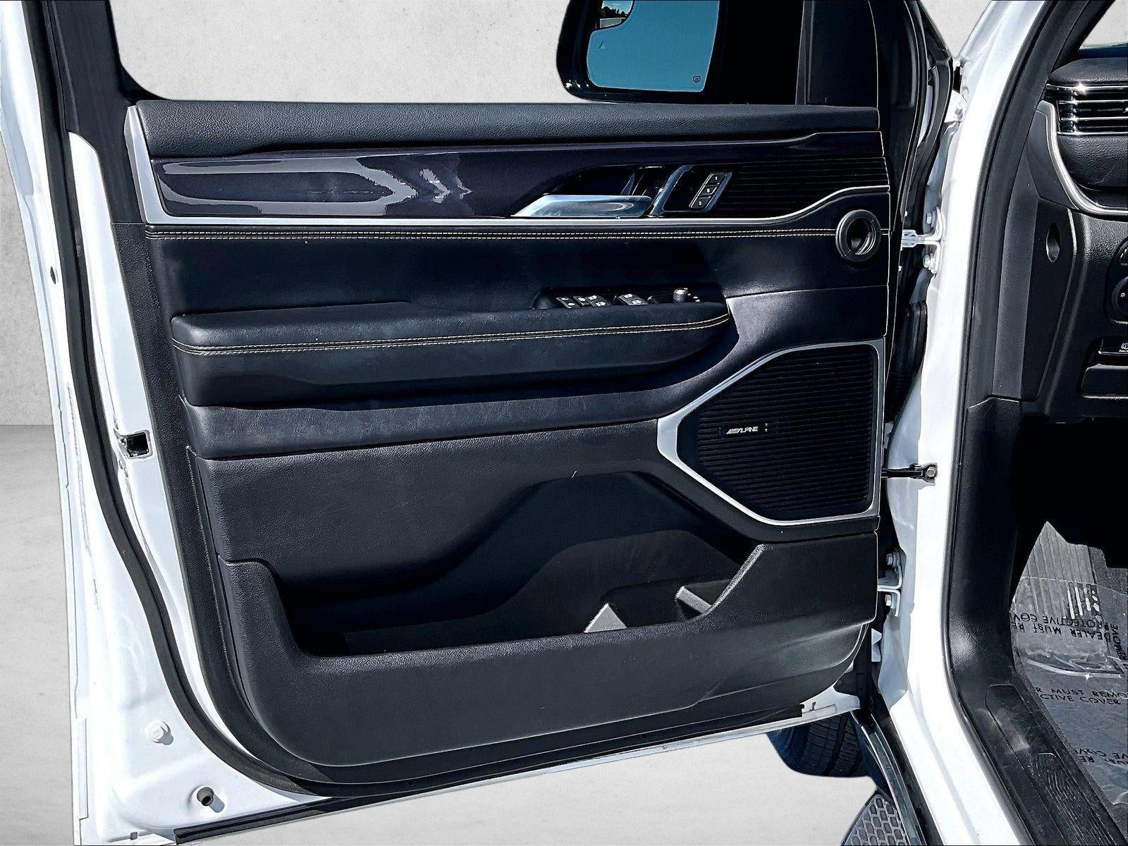 2024 Jeep Wagoneer Base