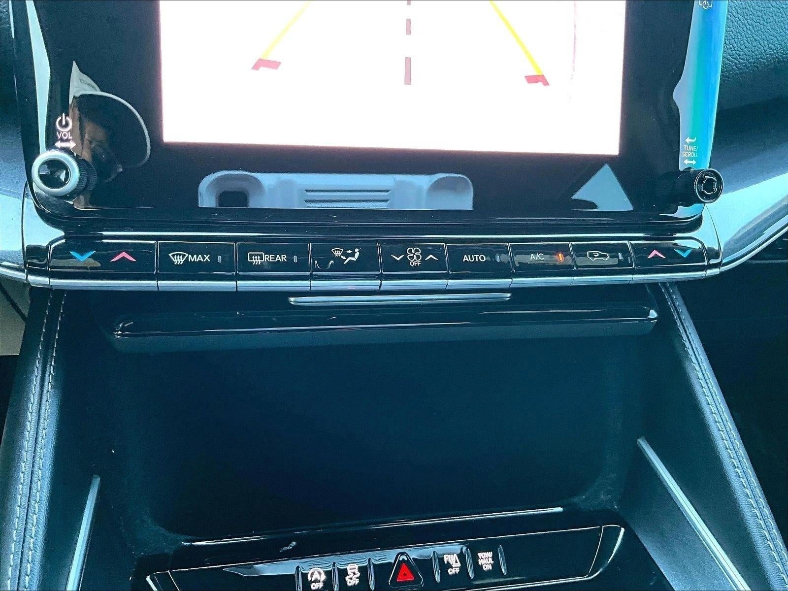 2024 Jeep Wagoneer Base