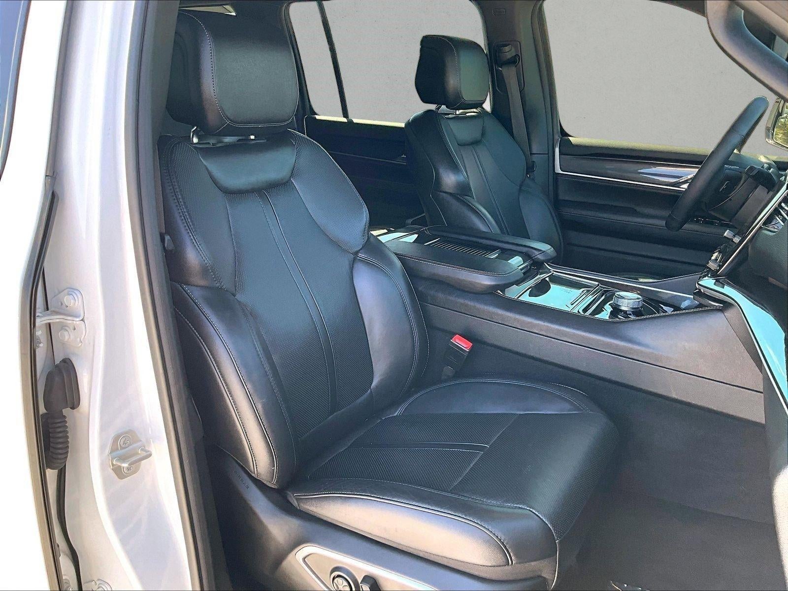 2024 Jeep Wagoneer Base