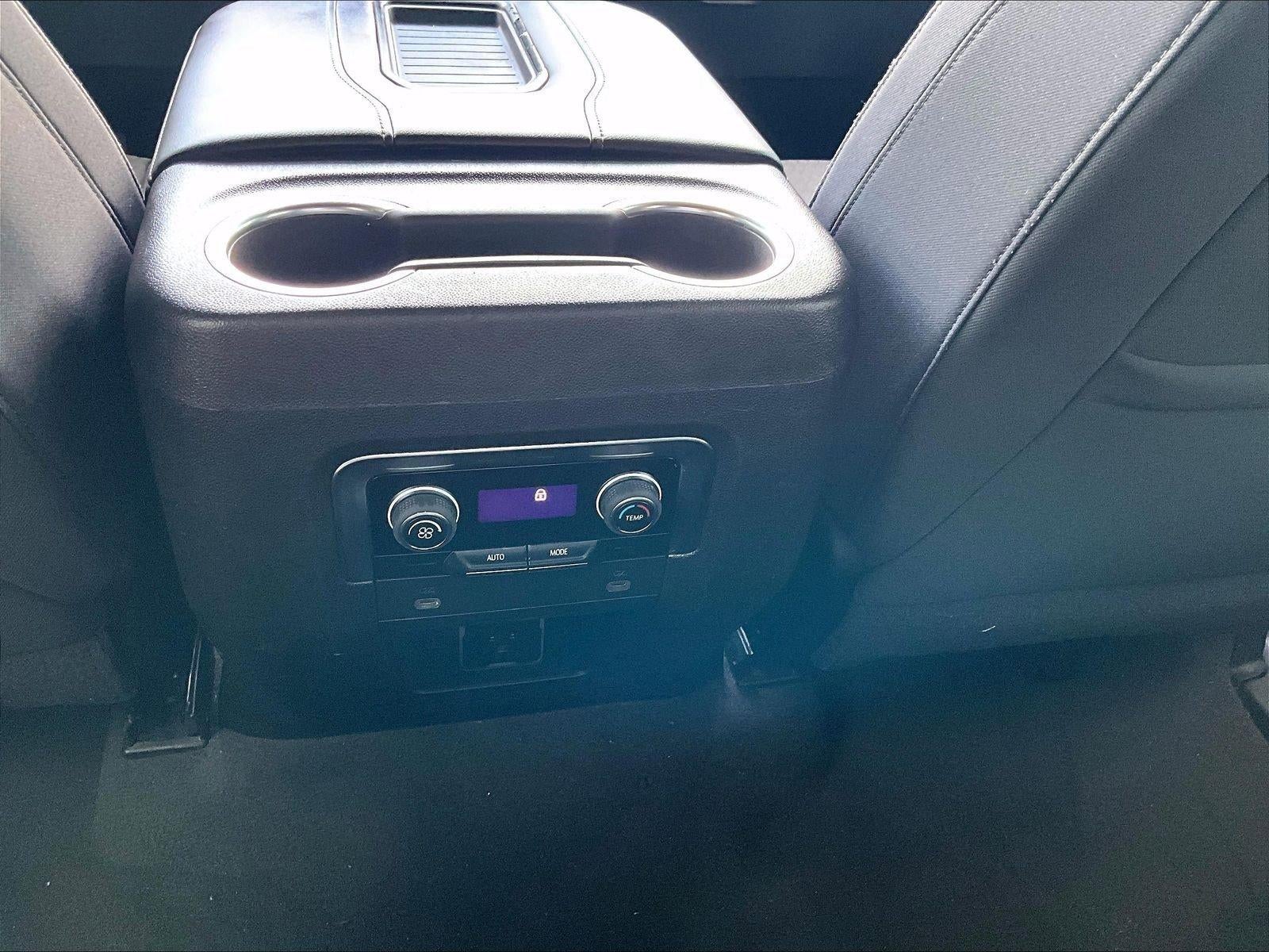 2021 Chevrolet Suburban Base