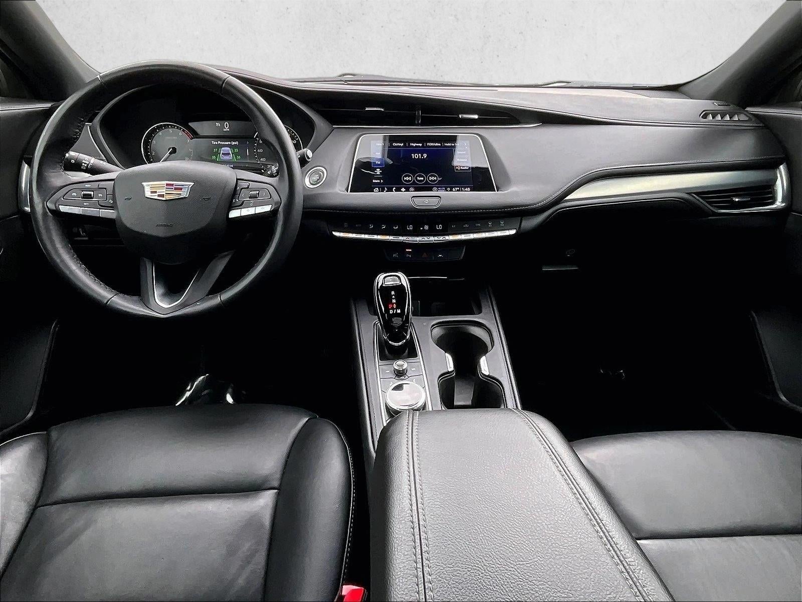 2022 Cadillac XT4 Premium Luxury