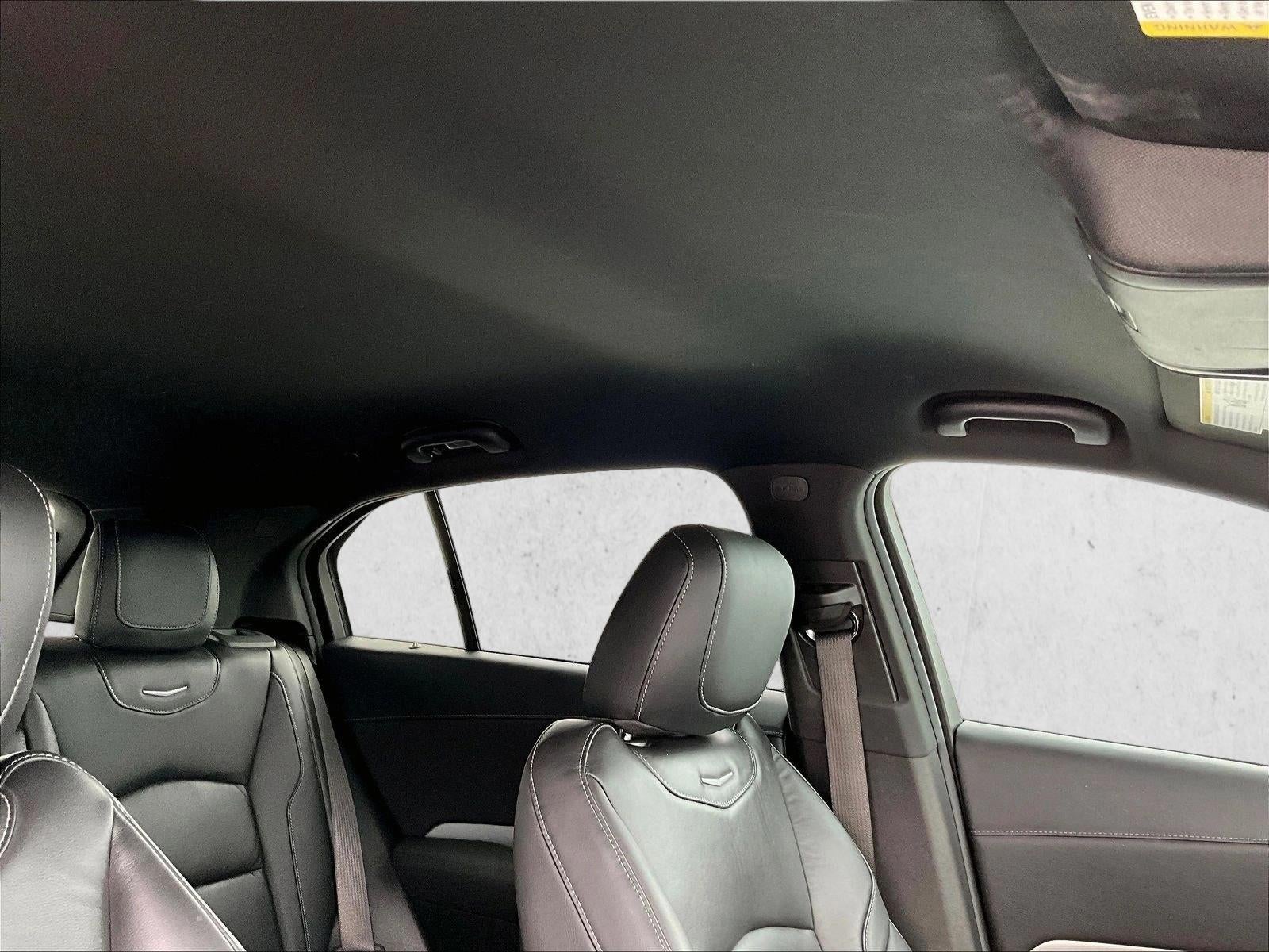 2022 Cadillac XT4 Premium Luxury