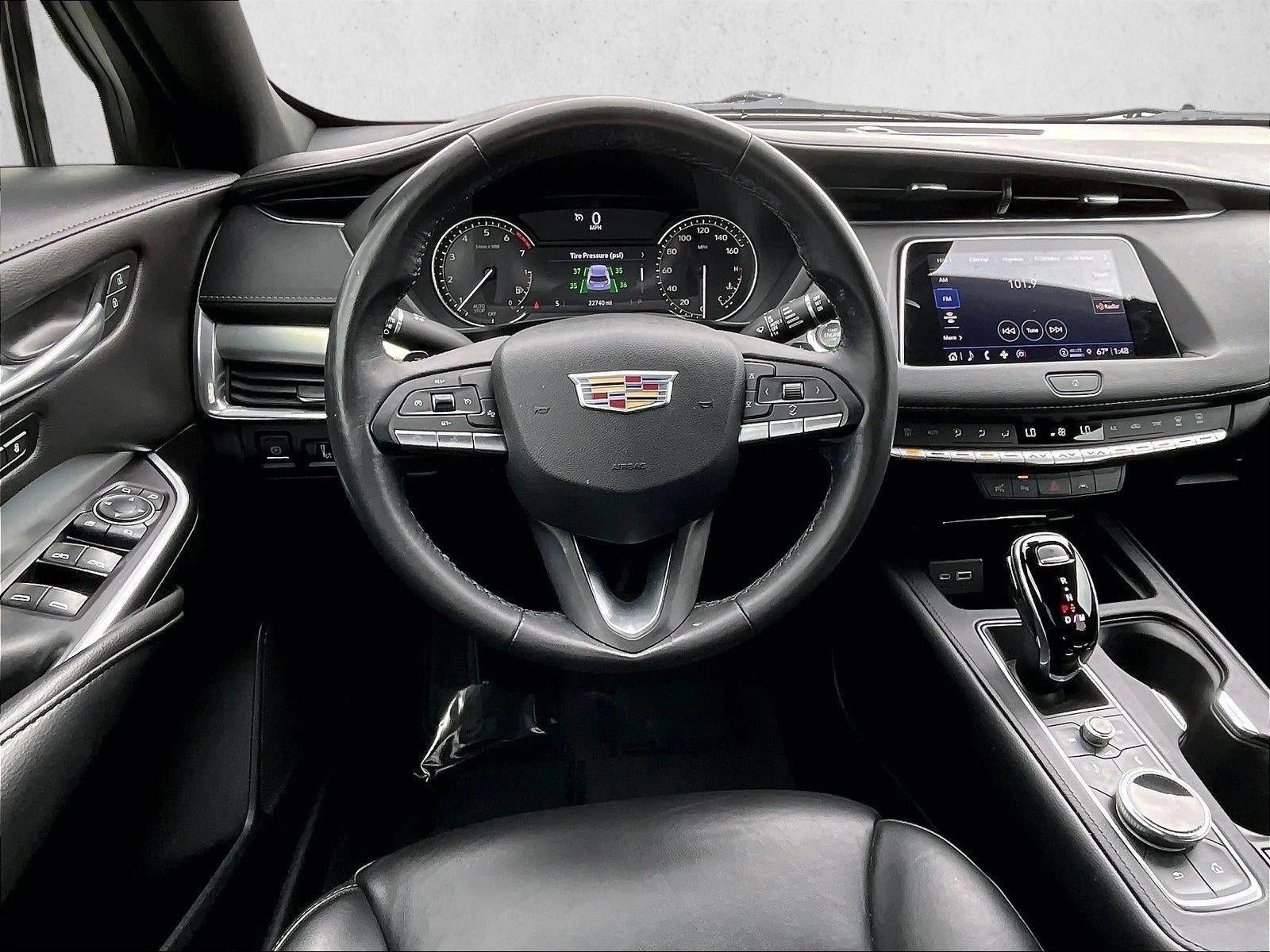 2022 Cadillac XT4 Premium Luxury