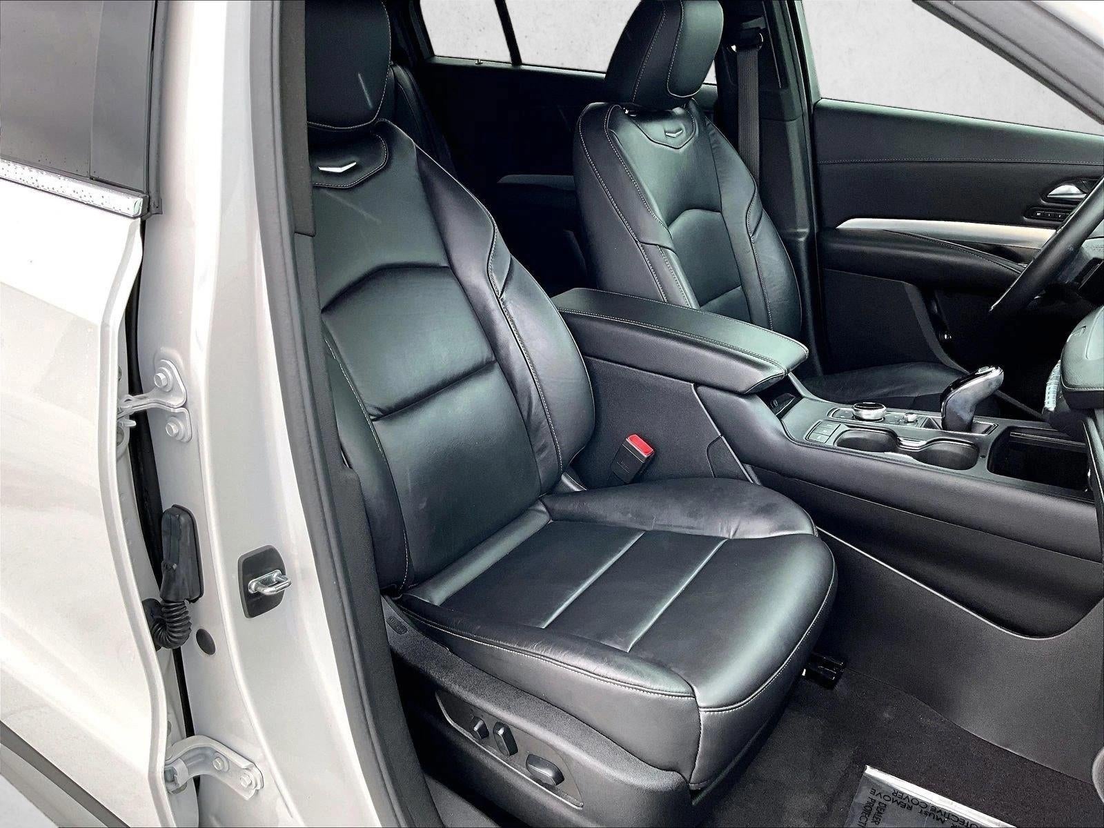 2022 Cadillac XT4 Premium Luxury