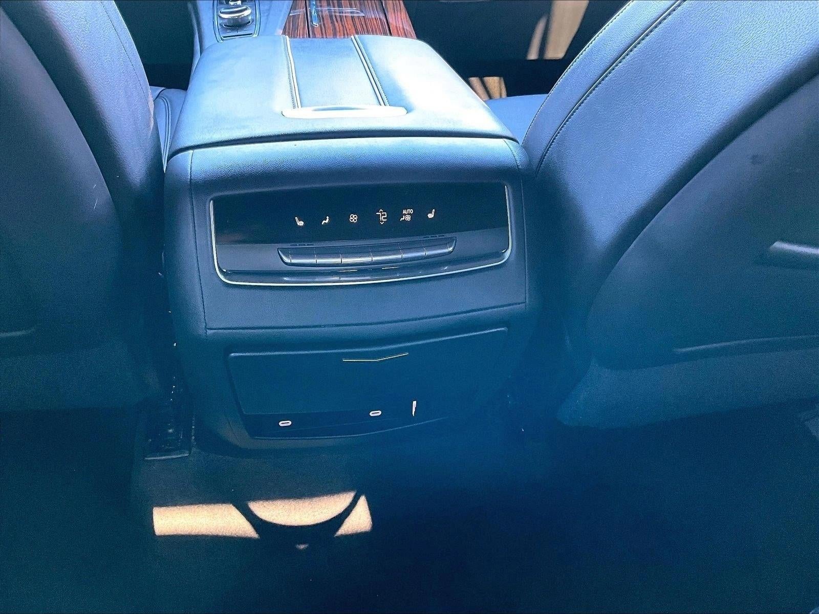 2022 Cadillac Escalade Luxury