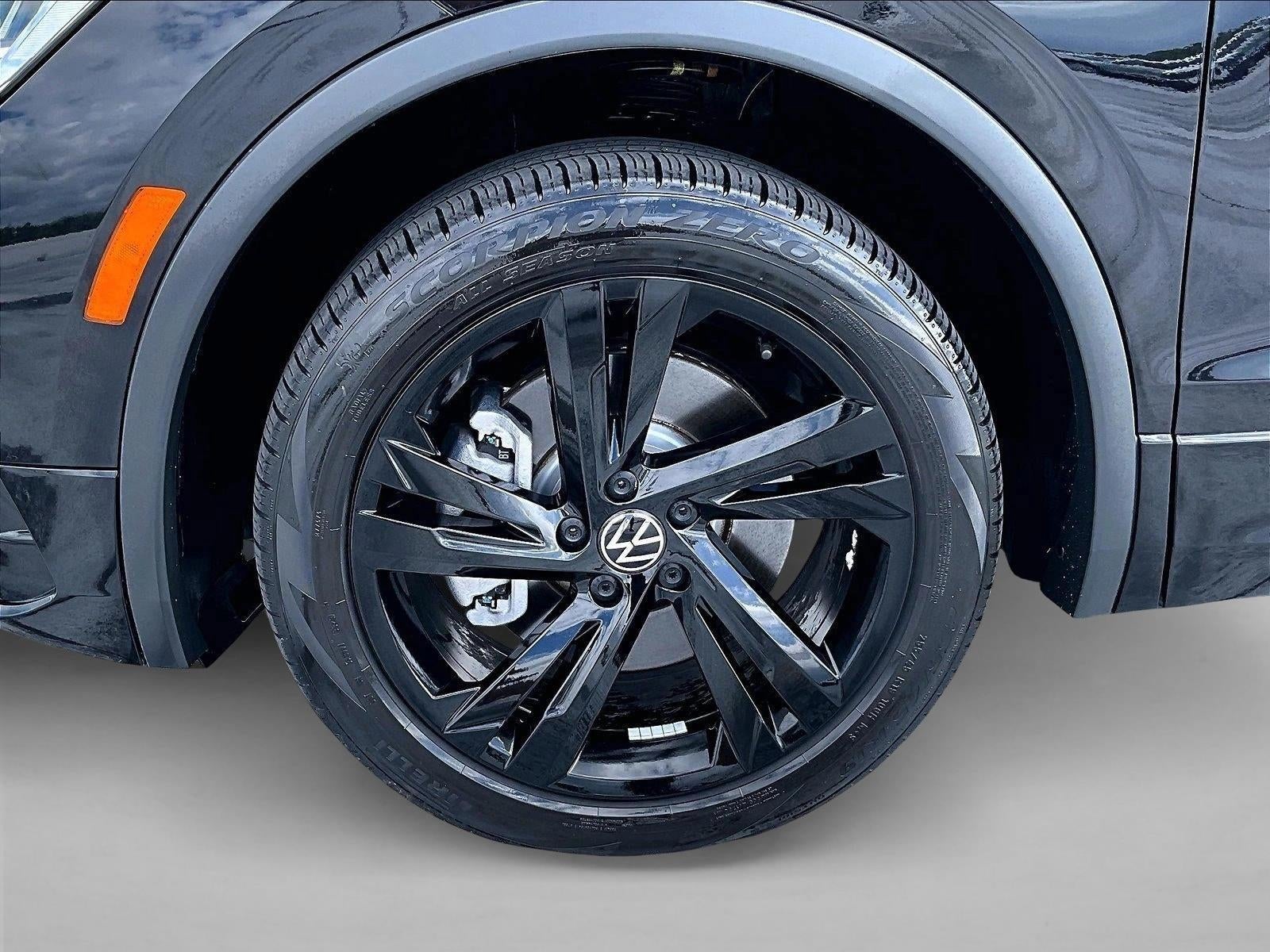 2024 Volkswagen Tiguan SE R-Line Black