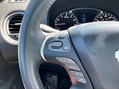 2017 Nissan Pathfinder SV