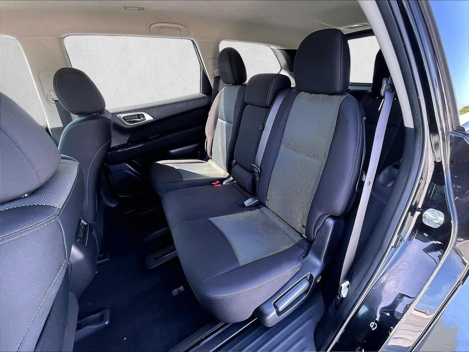 2017 Nissan Pathfinder SV