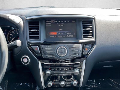 2017 Nissan Pathfinder SV