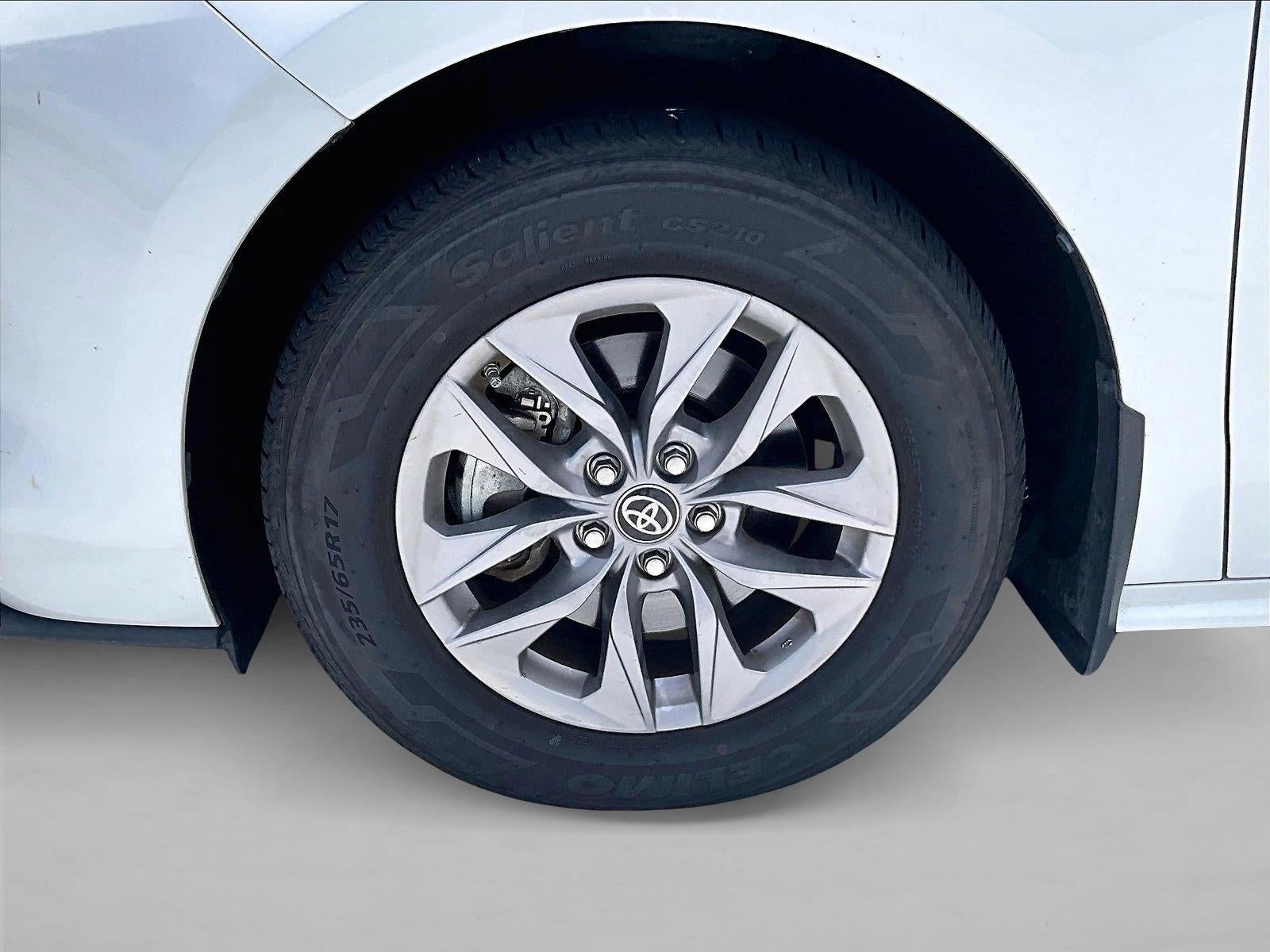 2024 Toyota Sienna XLE