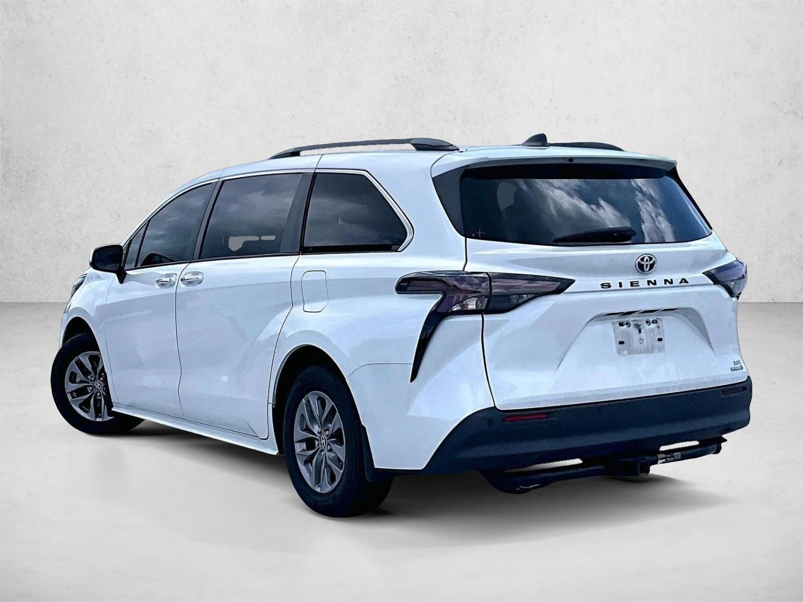2024 Toyota Sienna XLE