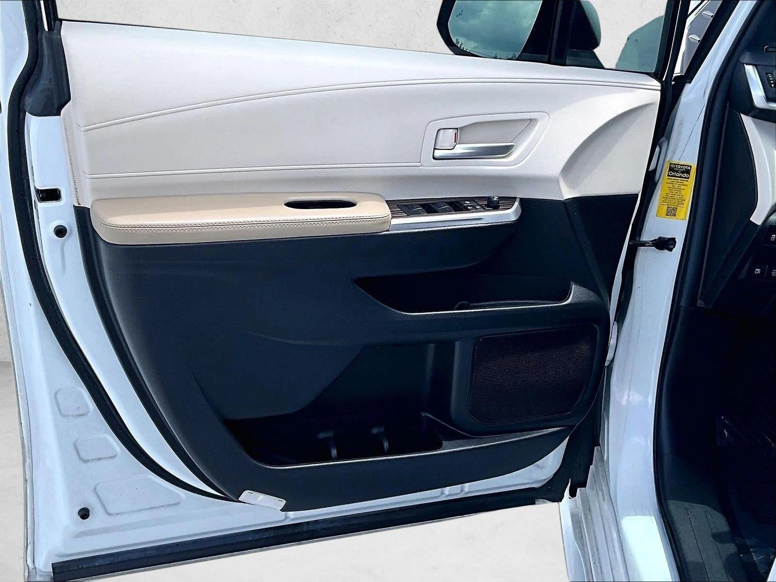 2024 Toyota Sienna XLE