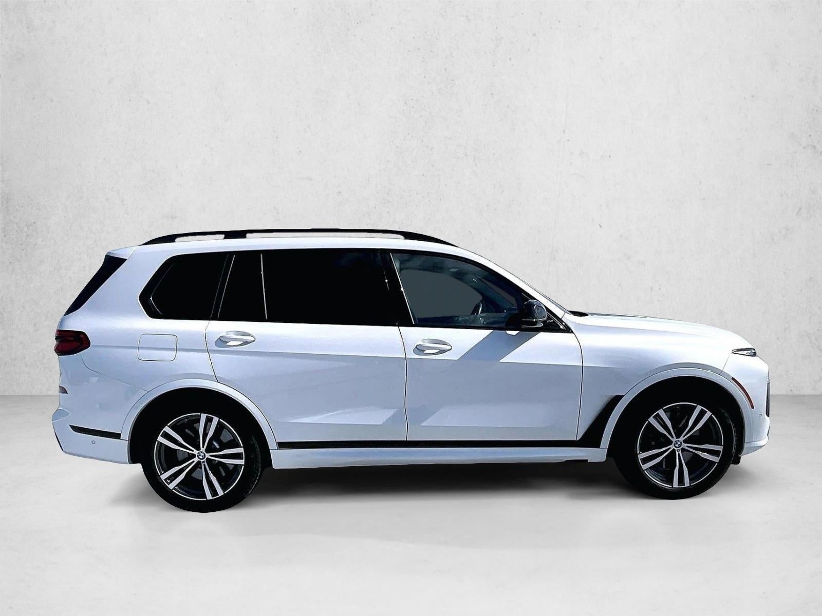 2025 BMW X7 M60i