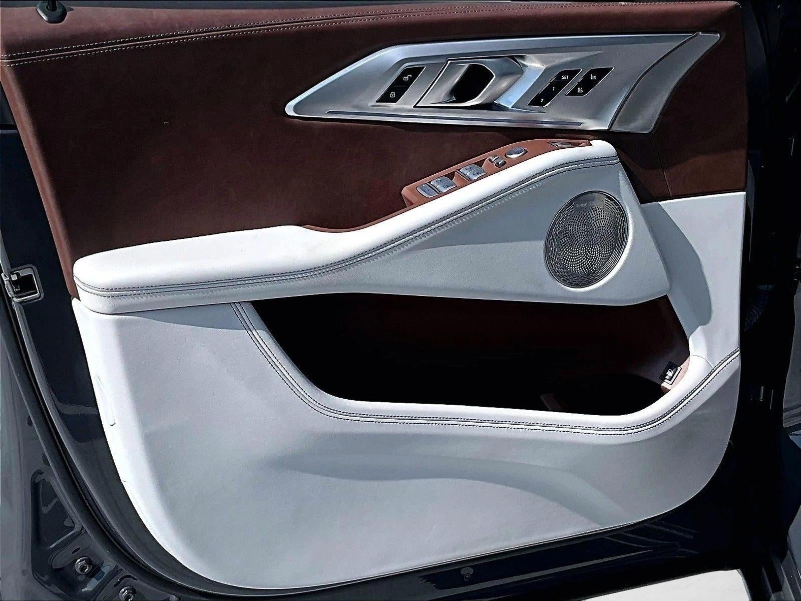 2023 BMW XM Base
