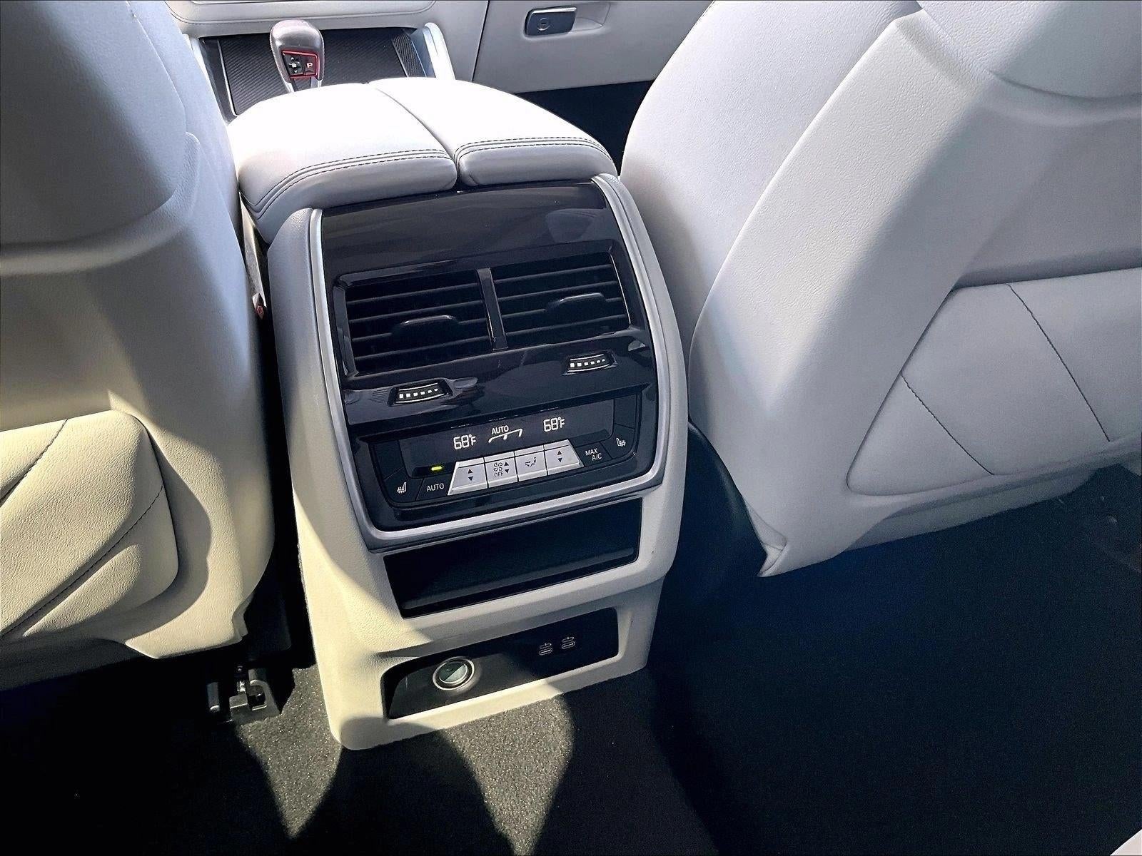 2023 BMW XM Base