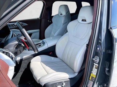 2023 BMW XM Base
