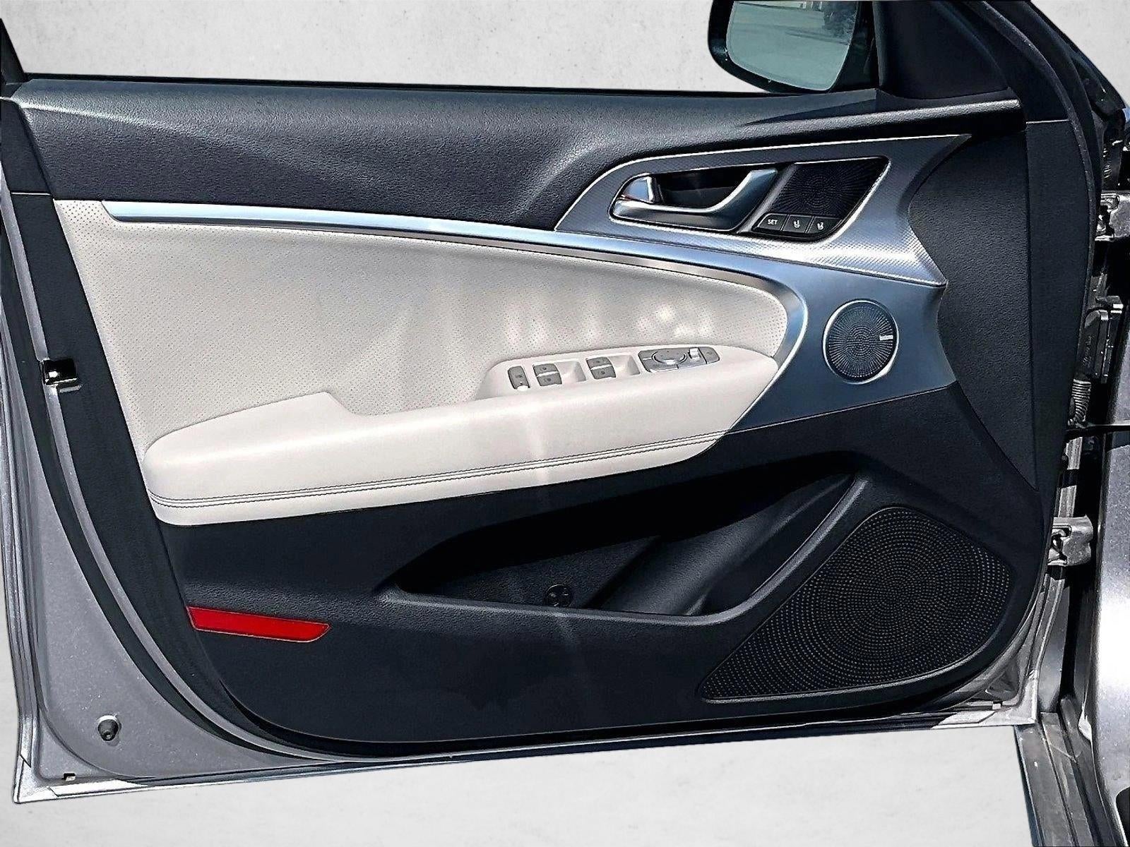 2022 Genesis G70 2.0T