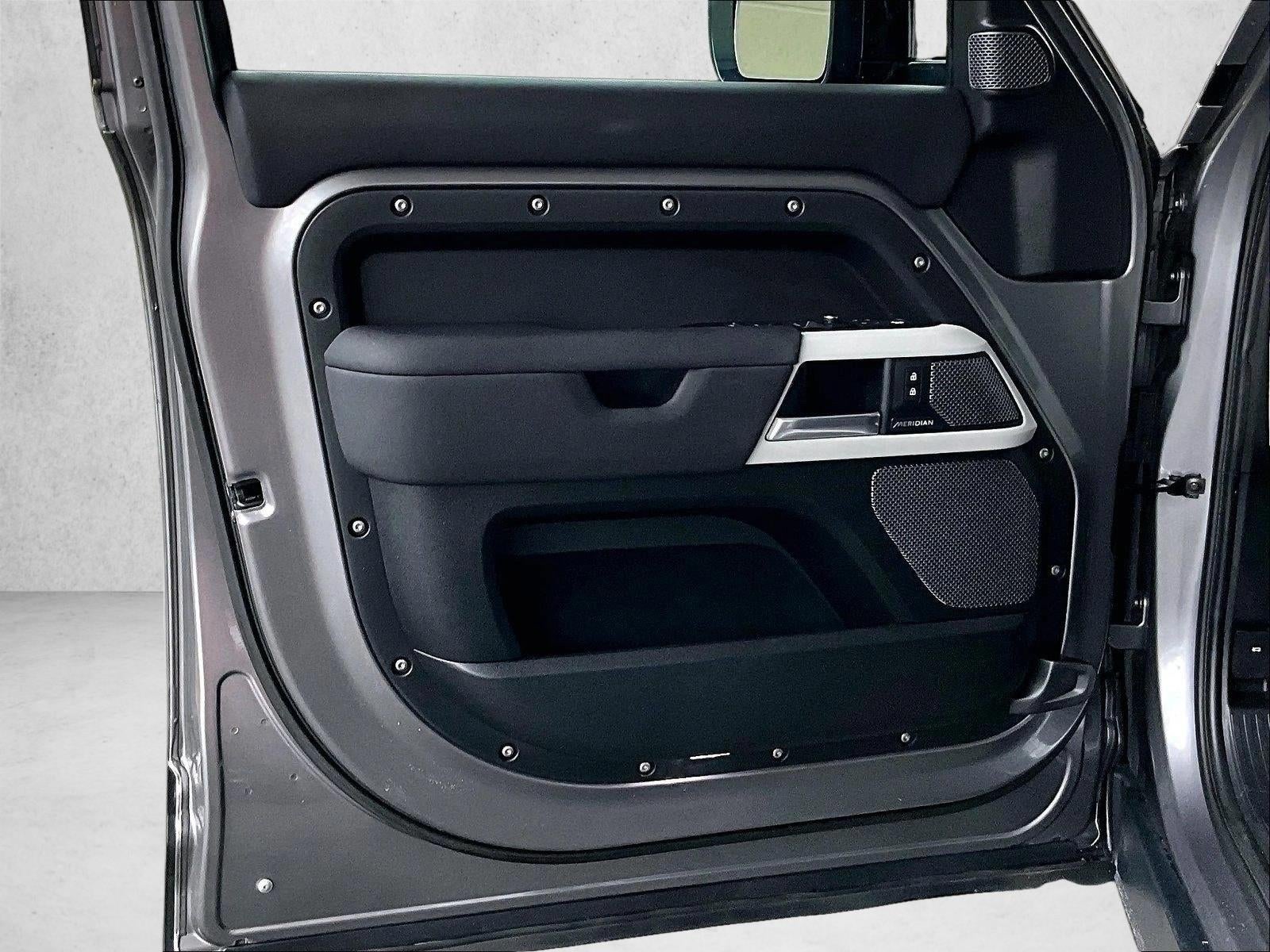 2020 Land Rover Defender SE