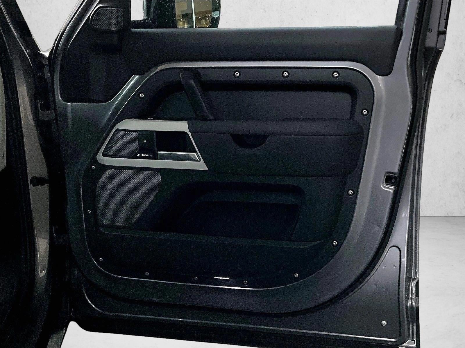 2020 Land Rover Defender SE
