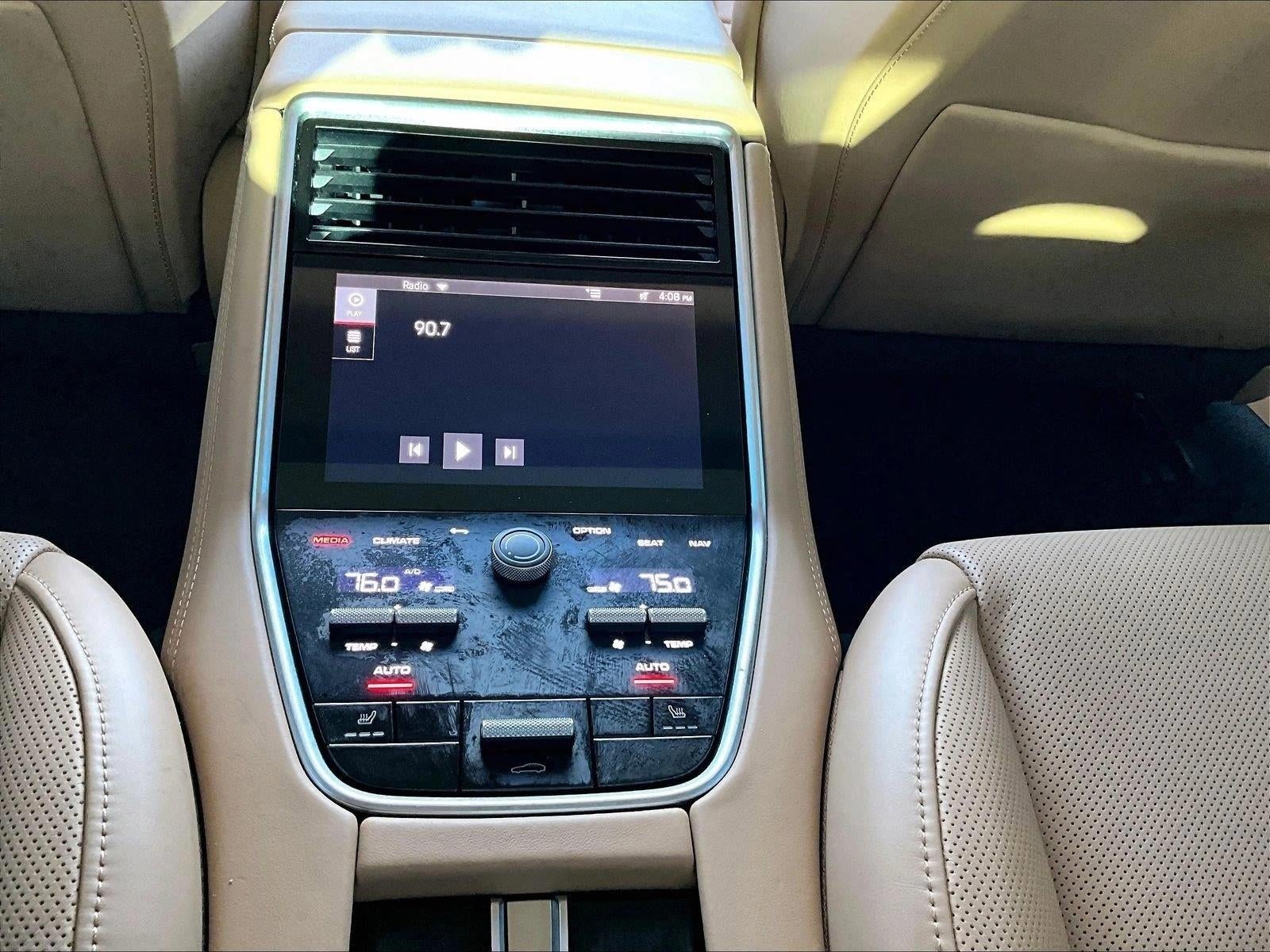 2023 Porsche Panamera Base