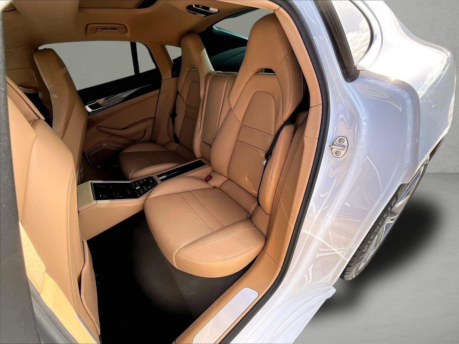 2023 Porsche Panamera Base