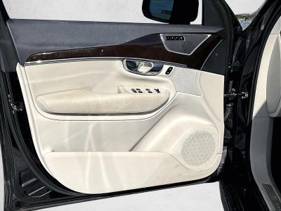 2019 Volvo XC90 Momentum