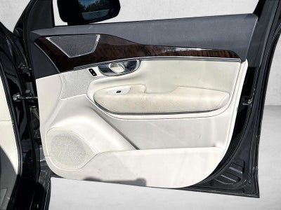 2019 Volvo XC90 Momentum