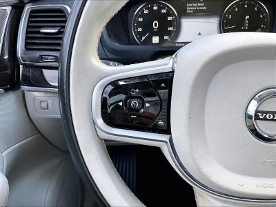 2019 Volvo XC90 Momentum