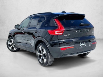 2024 Volvo XC40 Plus Dark Theme