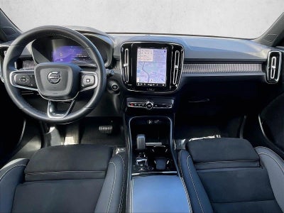 2024 Volvo XC40 Plus Dark Theme