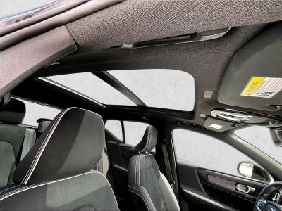 2024 Volvo XC40 Plus Dark Theme