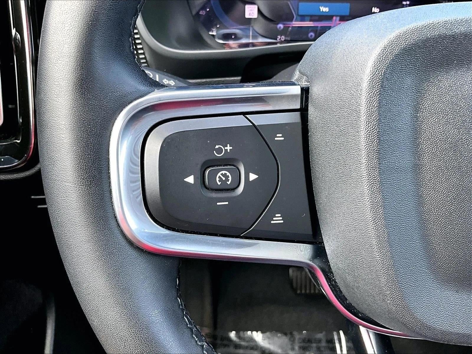 2024 Volvo XC40 Plus Dark Theme