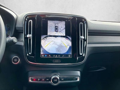 2024 Volvo XC40 Plus Dark Theme