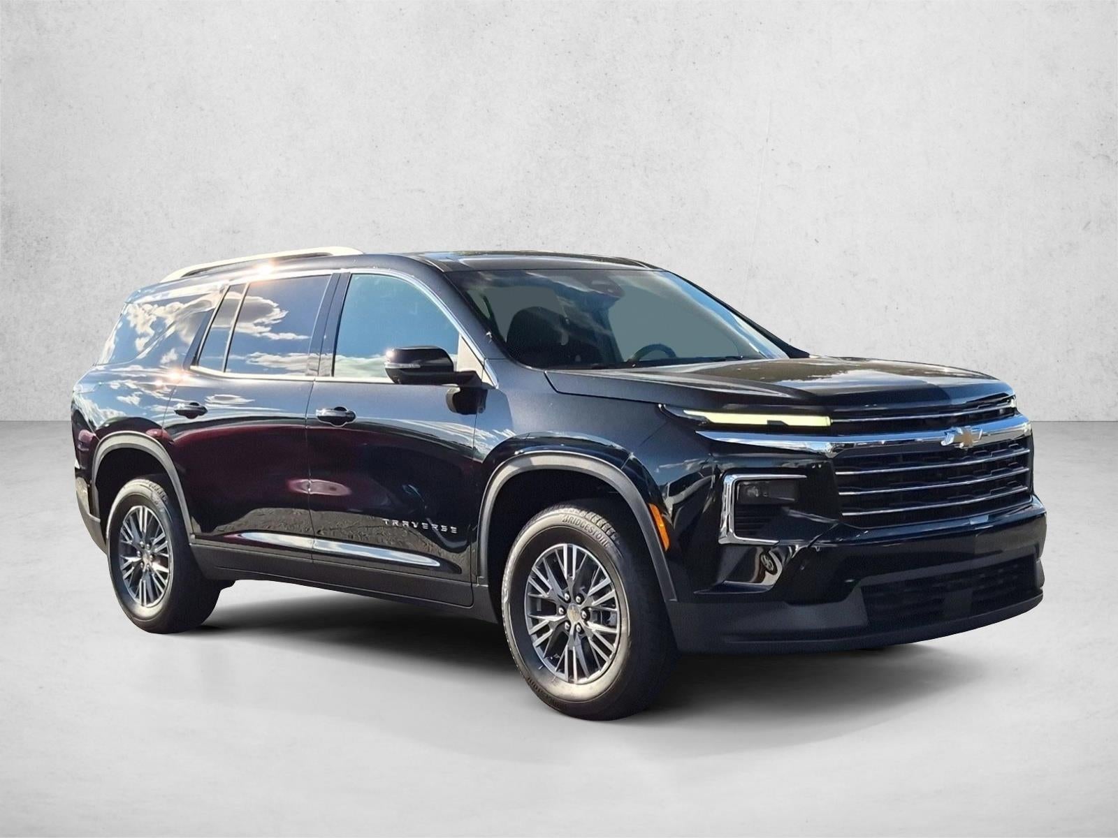 2027 Chevrolet Traverse LT - Photo 7