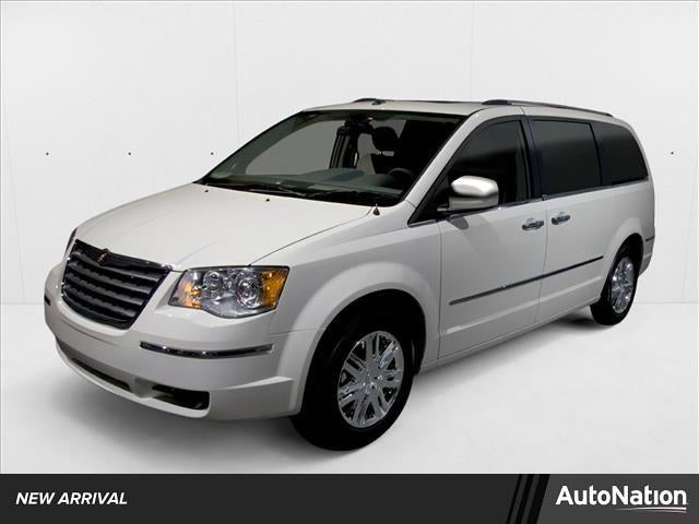 2010 Chrysler Town & Country Touring's photo