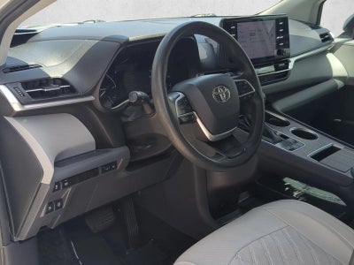 2021 Toyota Sienna LE