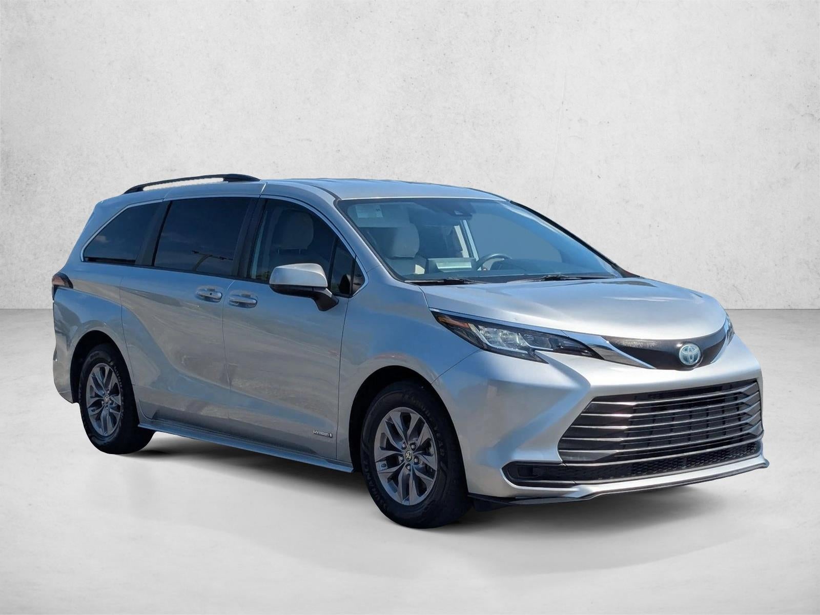 2021 Toyota Sienna LE