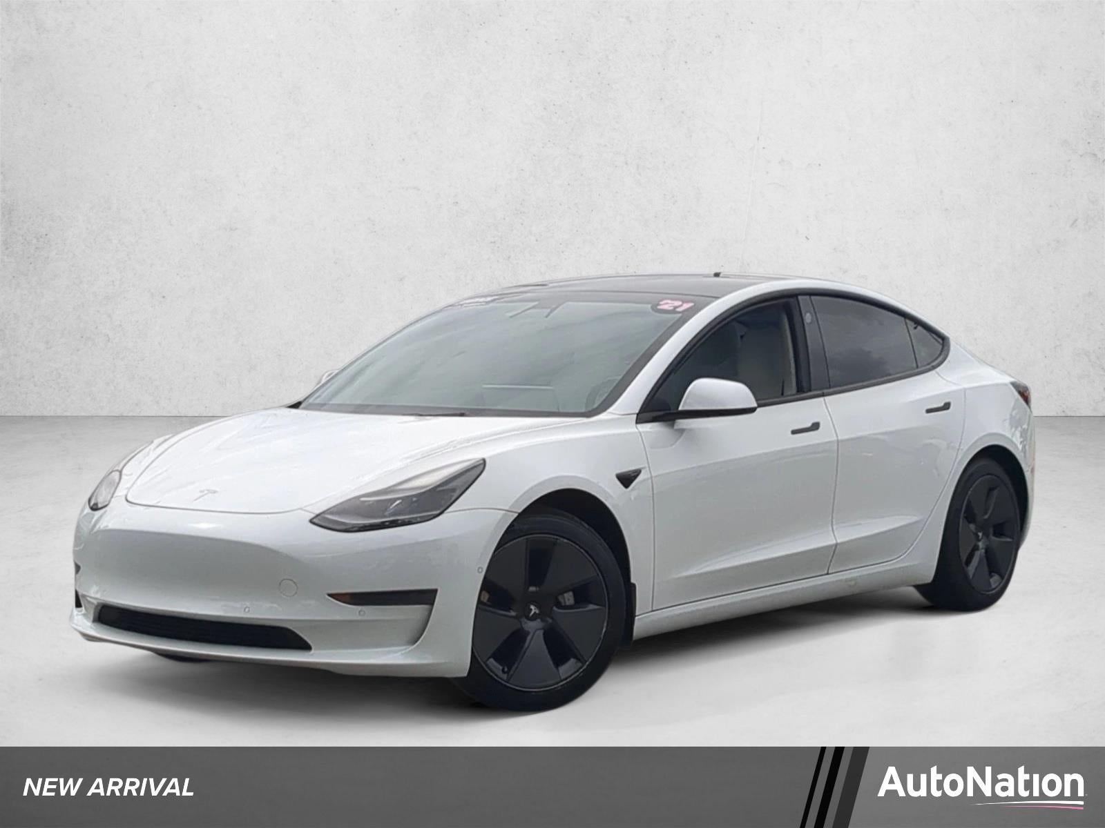 2021 Tesla Model 3 Standard Range Plus's photo