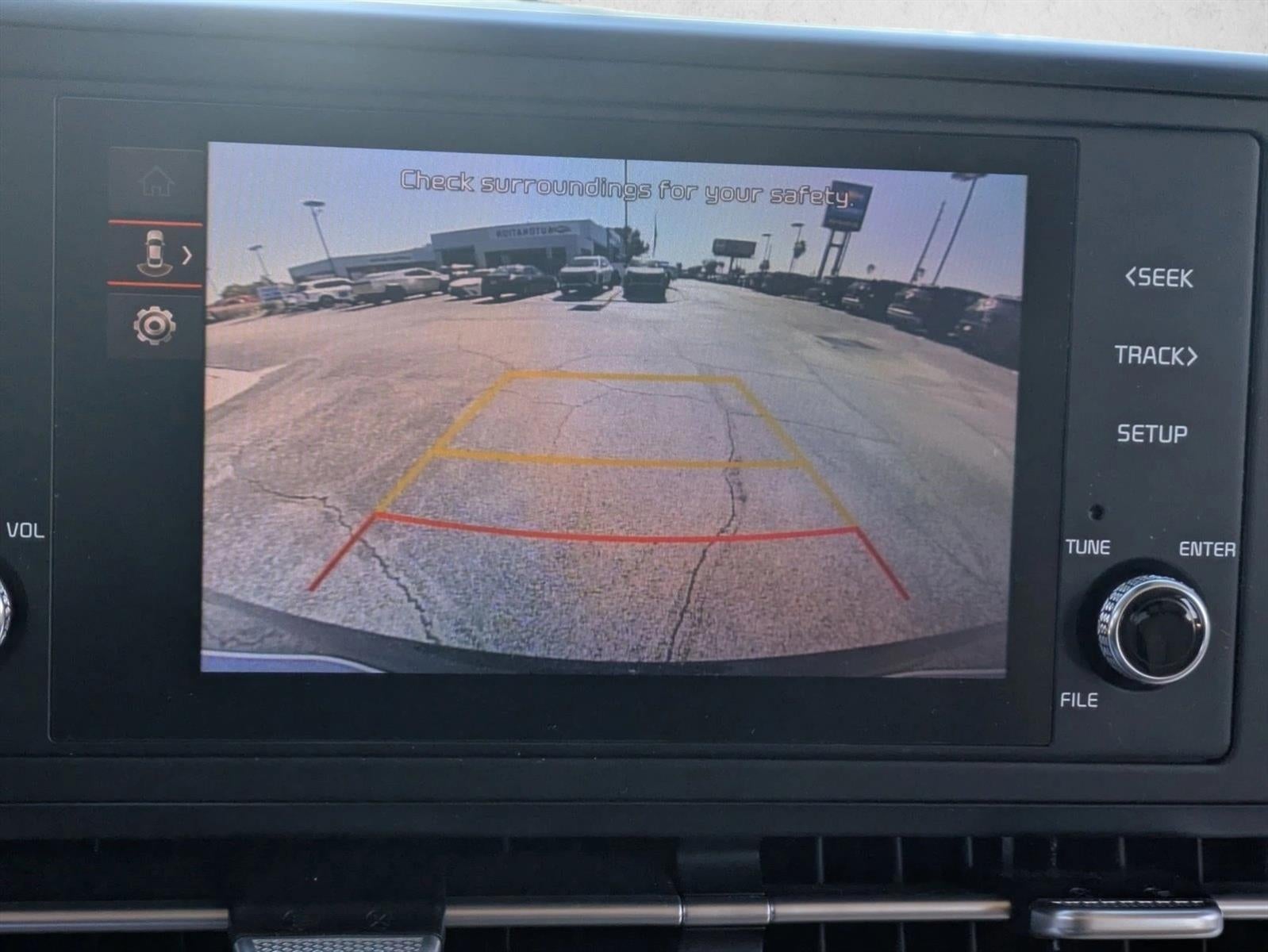 2024 Kia Carnival LX