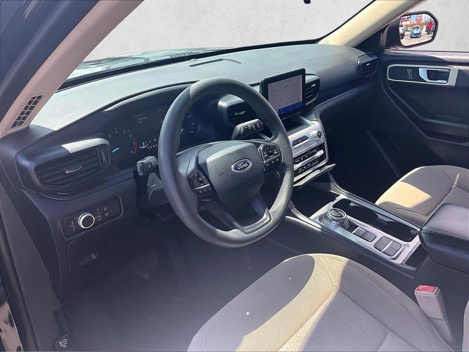 2021 Ford Explorer Base