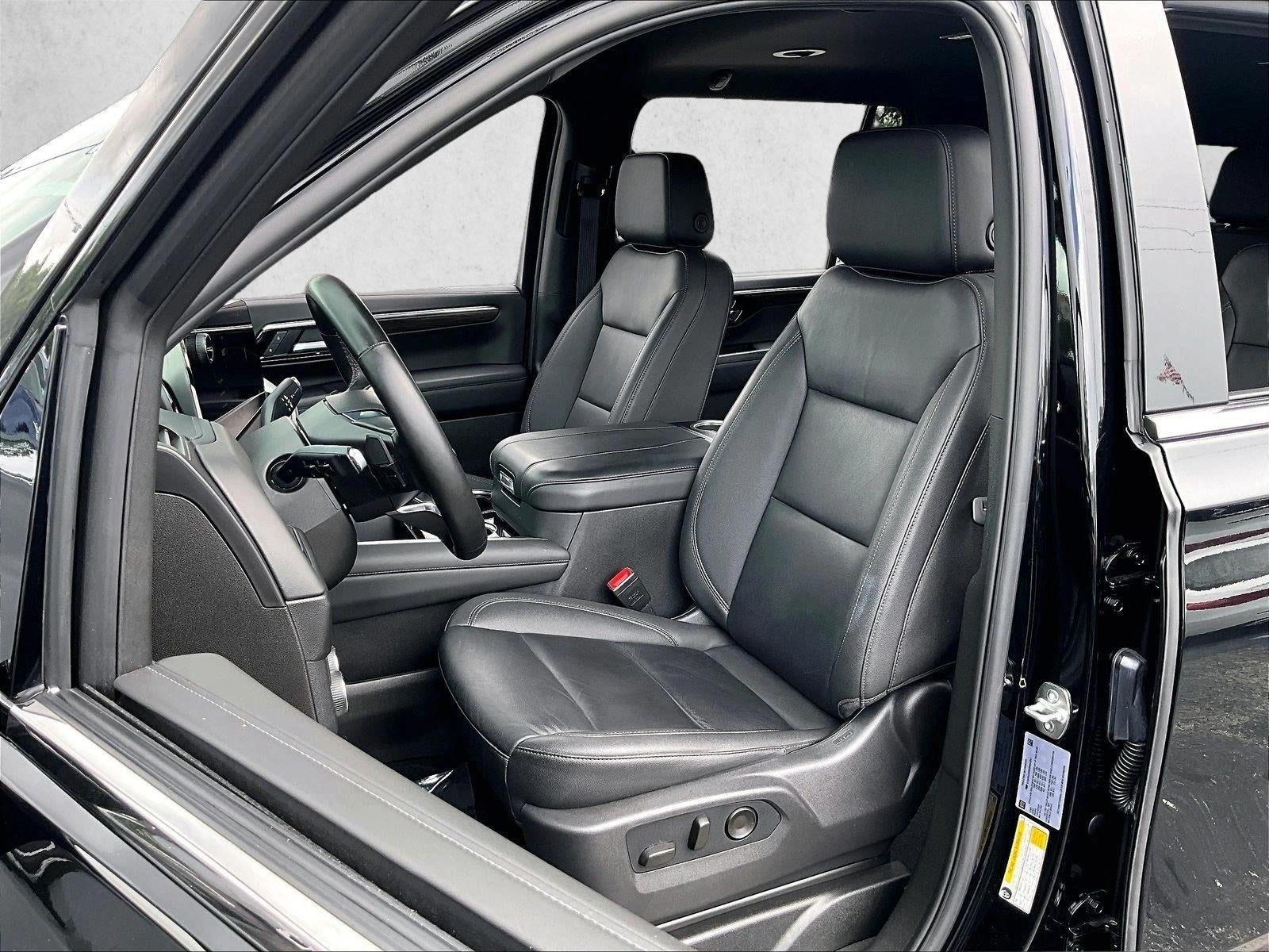 2025 Chevrolet Suburban LT