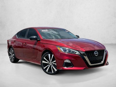 2022 Nissan Altima SR FWD