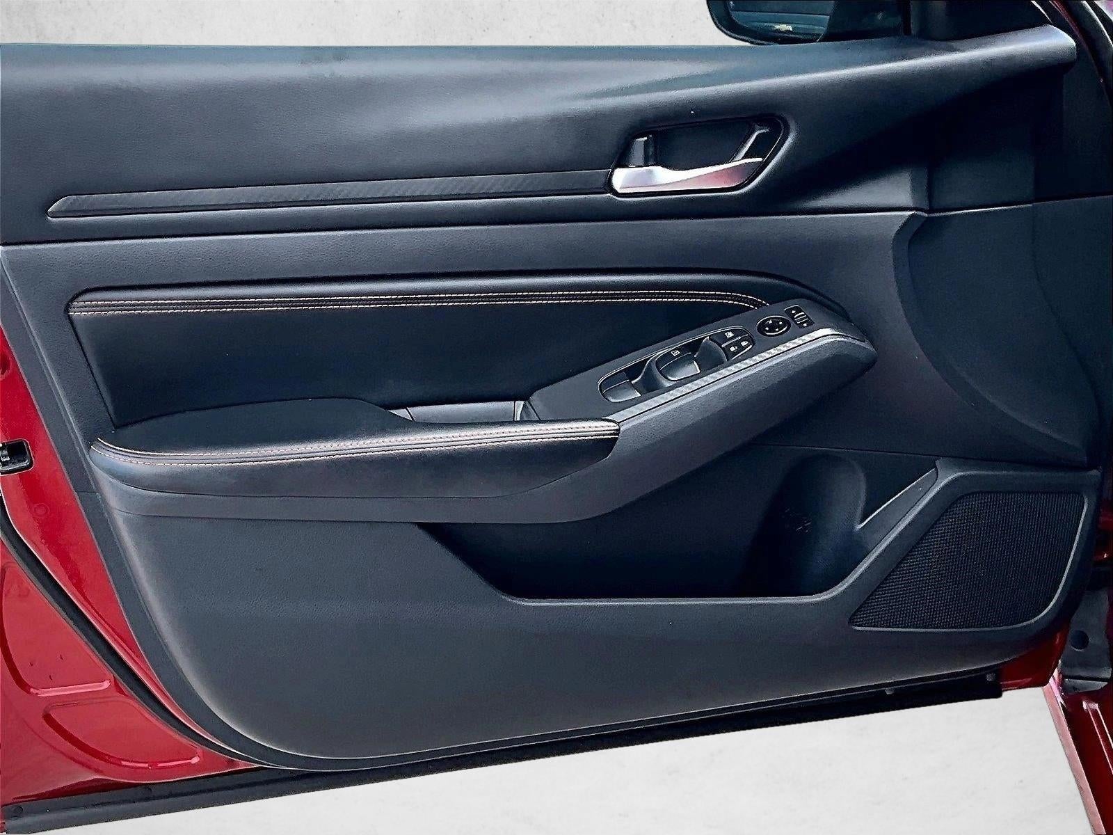 2022 Nissan Altima SR FWD