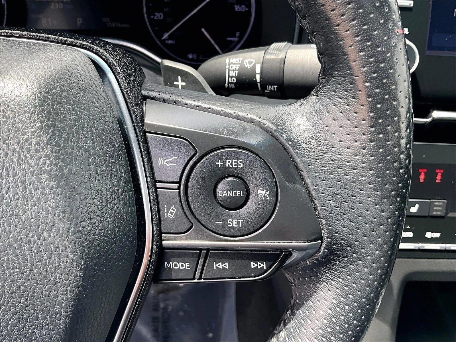 2020 Toyota Avalon Hybrid XSE