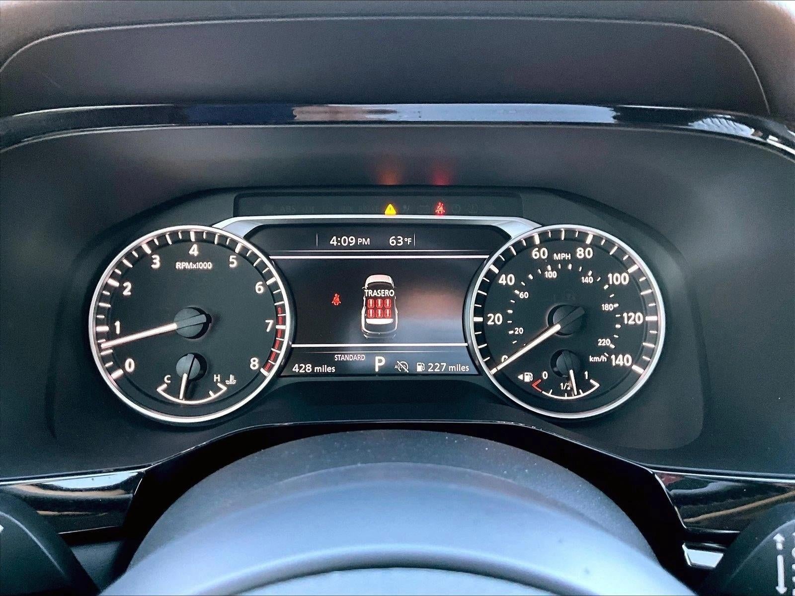 2025 Nissan Pathfinder SV