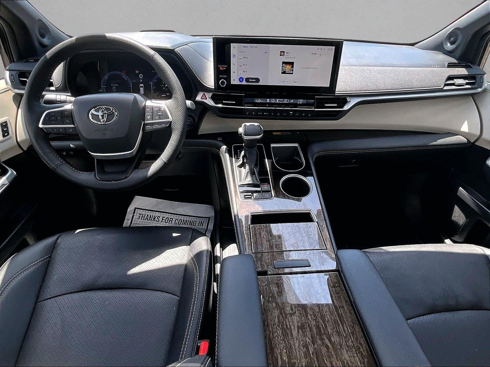2025 Toyota Sienna Platinum