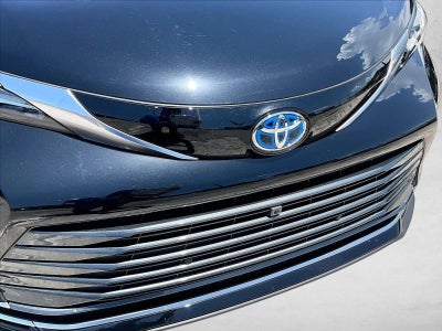 2025 Toyota Sienna Platinum