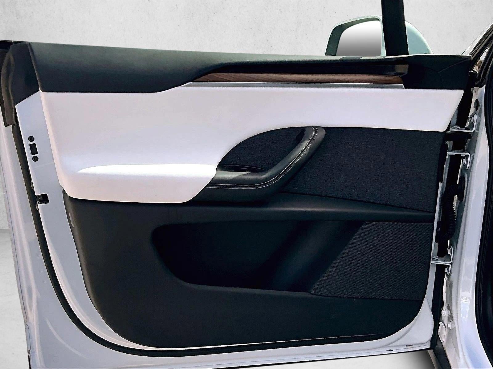 2023 Tesla Model X Base
